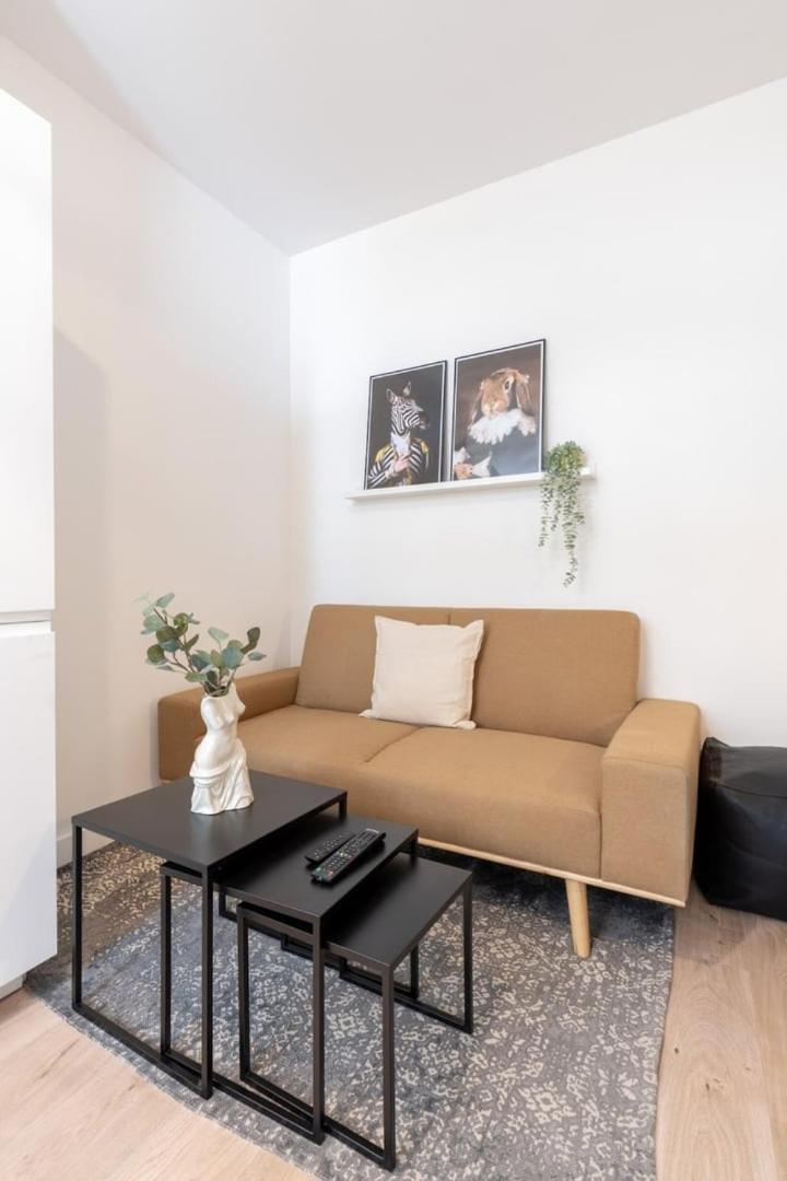 Appartamento Lille Centre - 1Br In The Heart Of Lille! Esterno foto