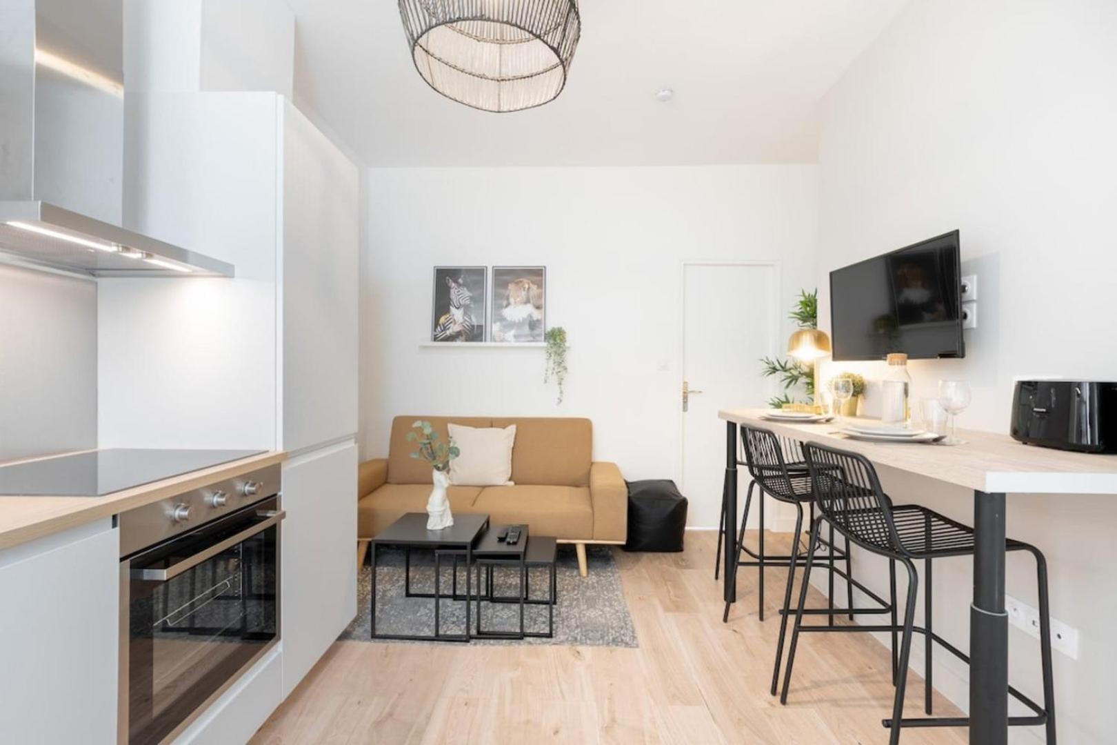 Appartamento Lille Centre - 1Br In The Heart Of Lille! Esterno foto