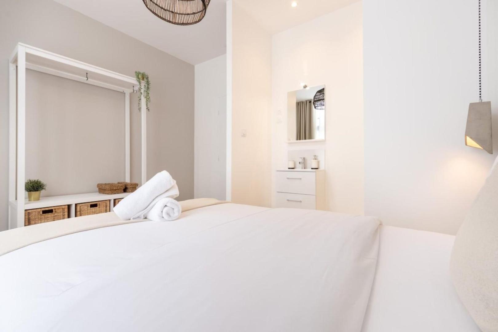 Appartamento Lille Centre - 1Br In The Heart Of Lille! Esterno foto